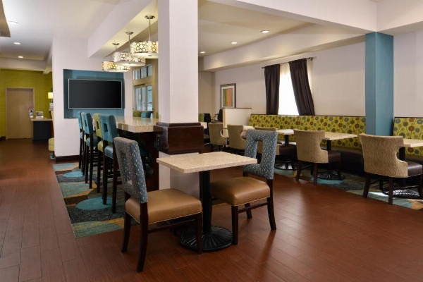 Holiday Inn Express Montgomery East I-85 image 14